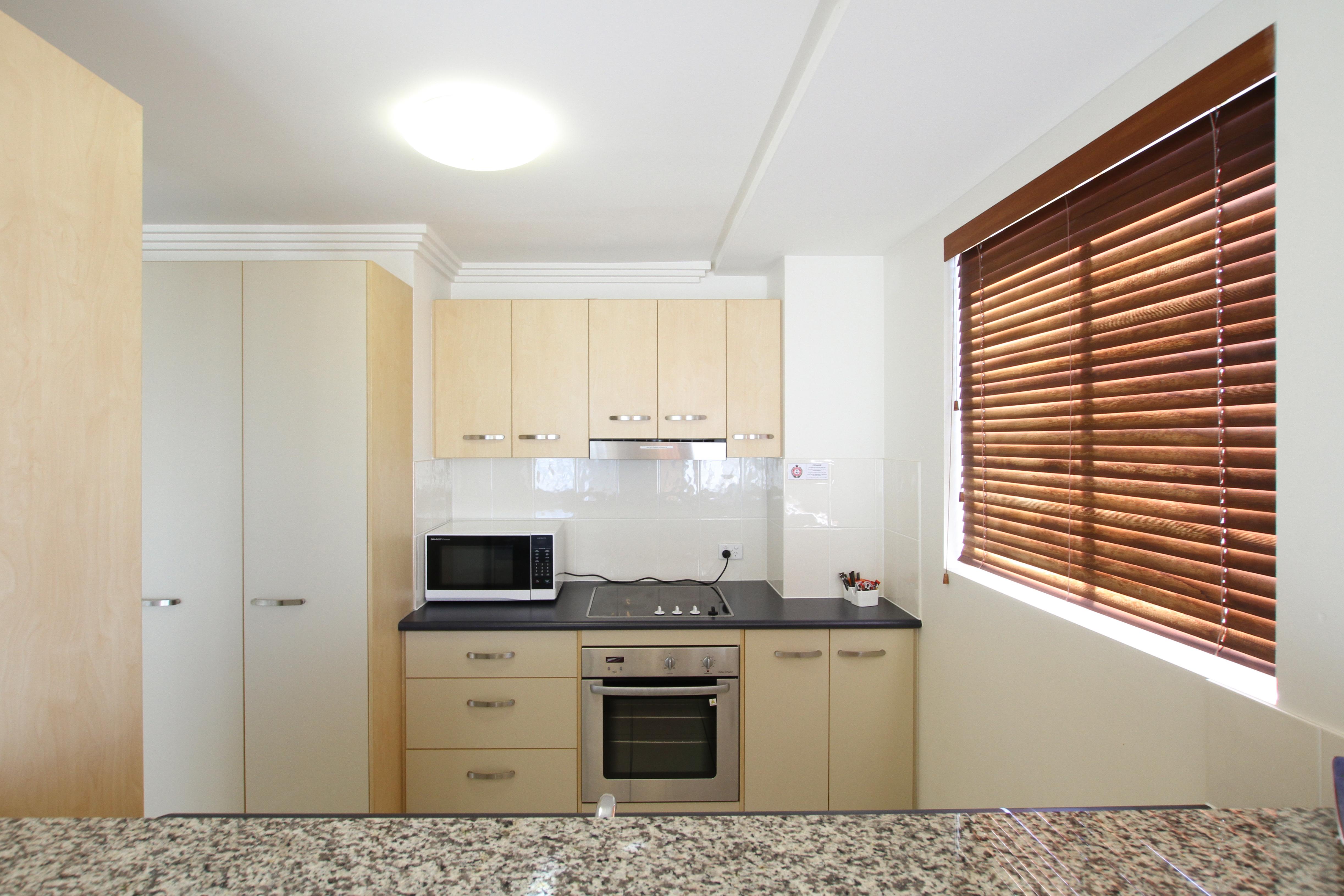 Caloundra Central Apartment Hotel Official מראה חיצוני תמונה