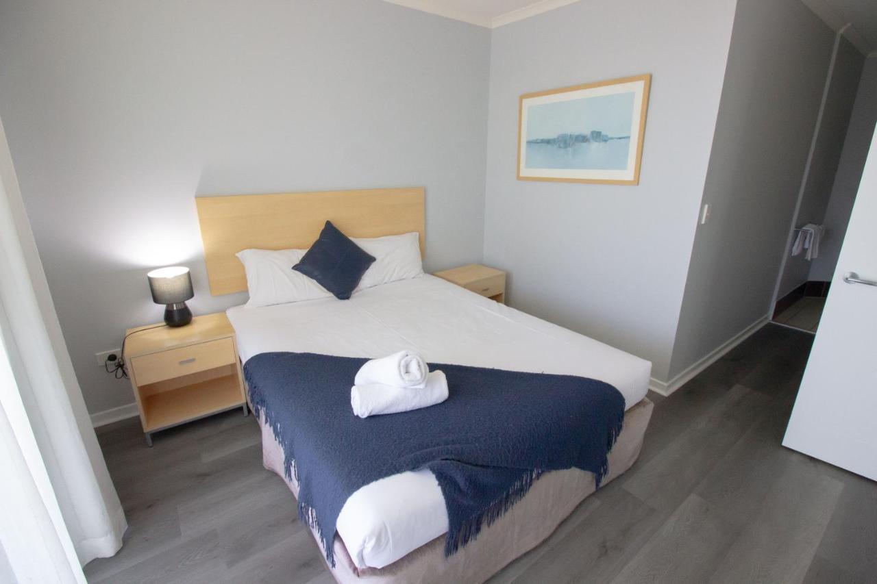 Caloundra Central Apartment Hotel Official מראה חיצוני תמונה