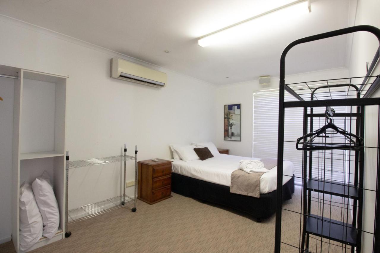 Caloundra Central Apartment Hotel Official מראה חיצוני תמונה