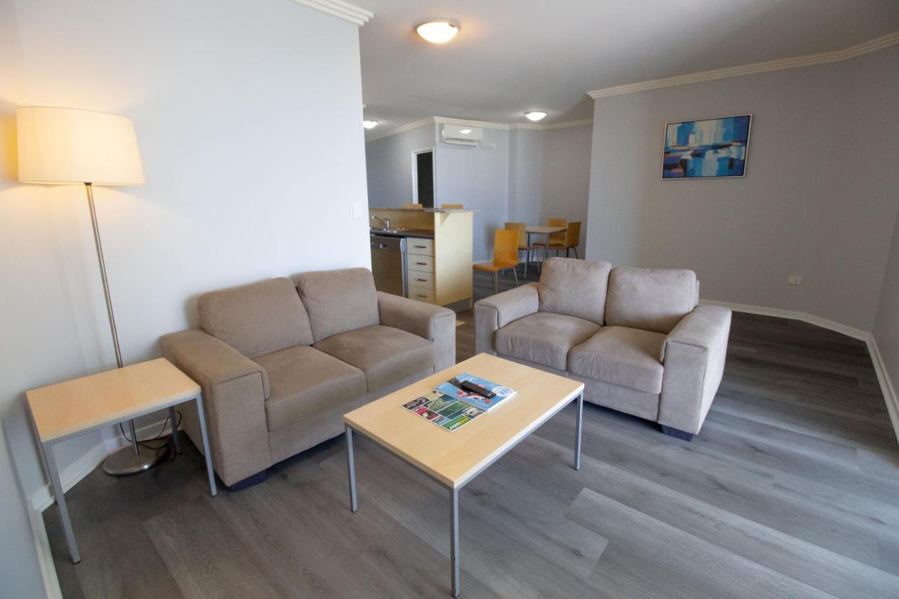 Caloundra Central Apartment Hotel Official מראה חיצוני תמונה