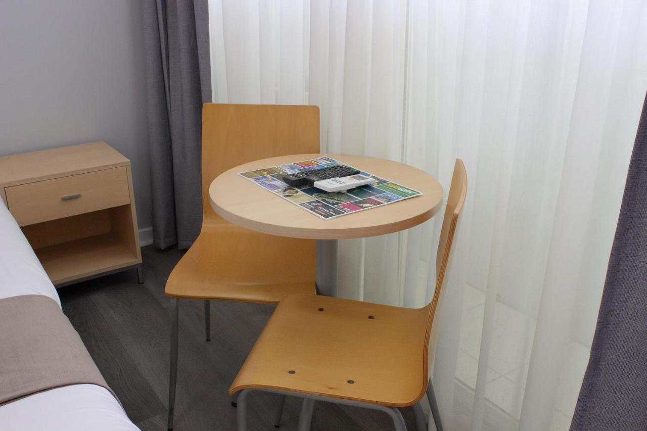 Caloundra Central Apartment Hotel Official מראה חיצוני תמונה